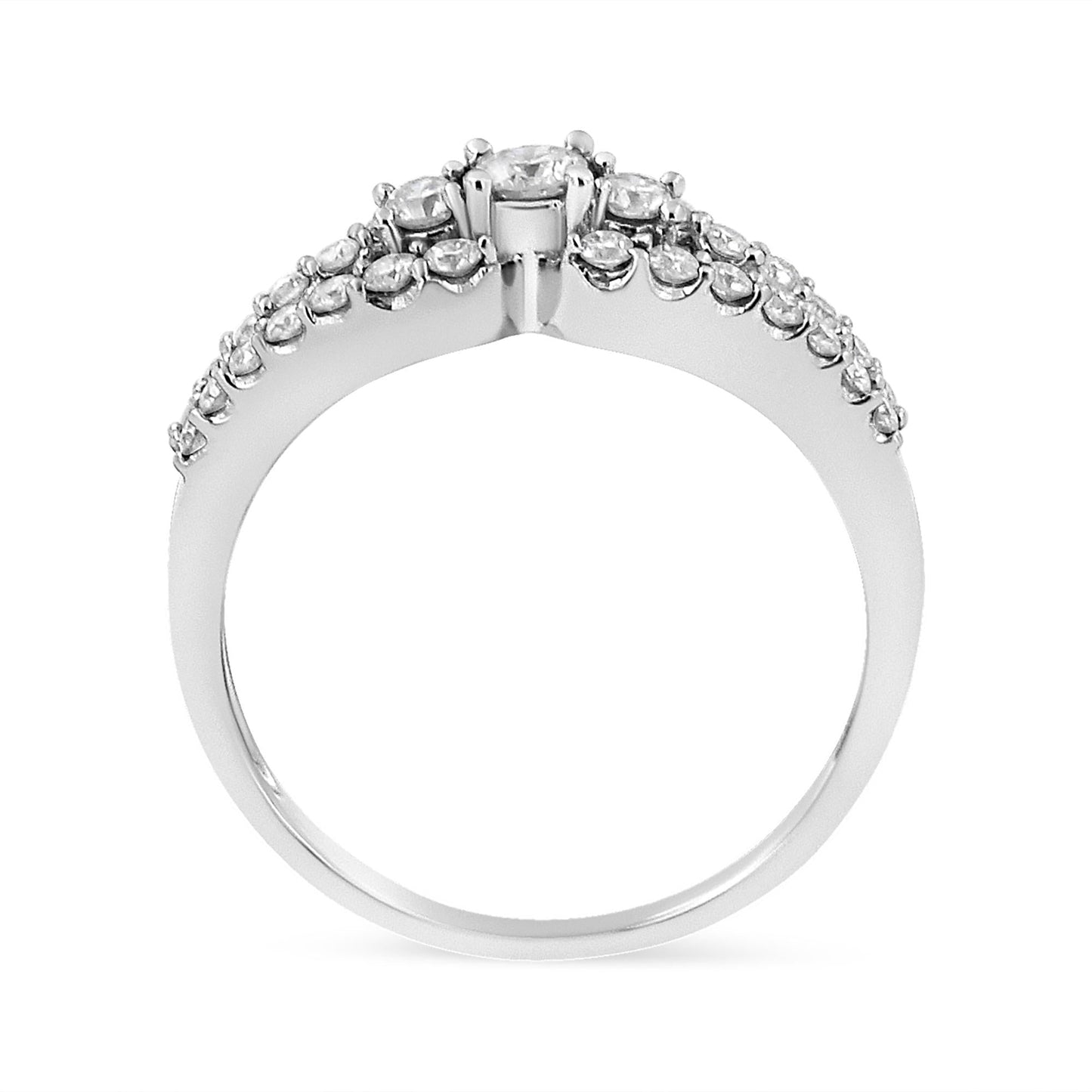 Anillo de oro blanco de 10K con diamante talla redonda de 1/2 quilate de tres piedras con banda de brazo dividido (color H-I, claridad SI1-SI2)