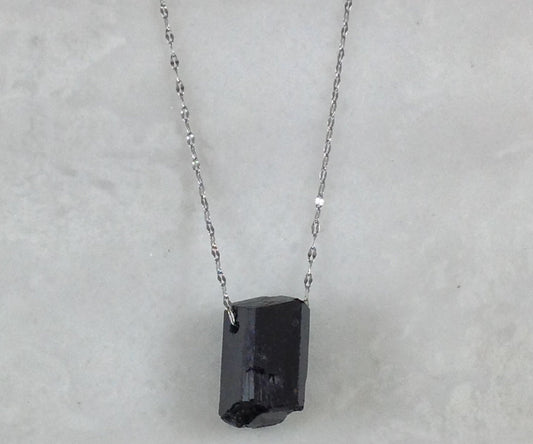 Colgante de turmalina negra en bruto (1ud)