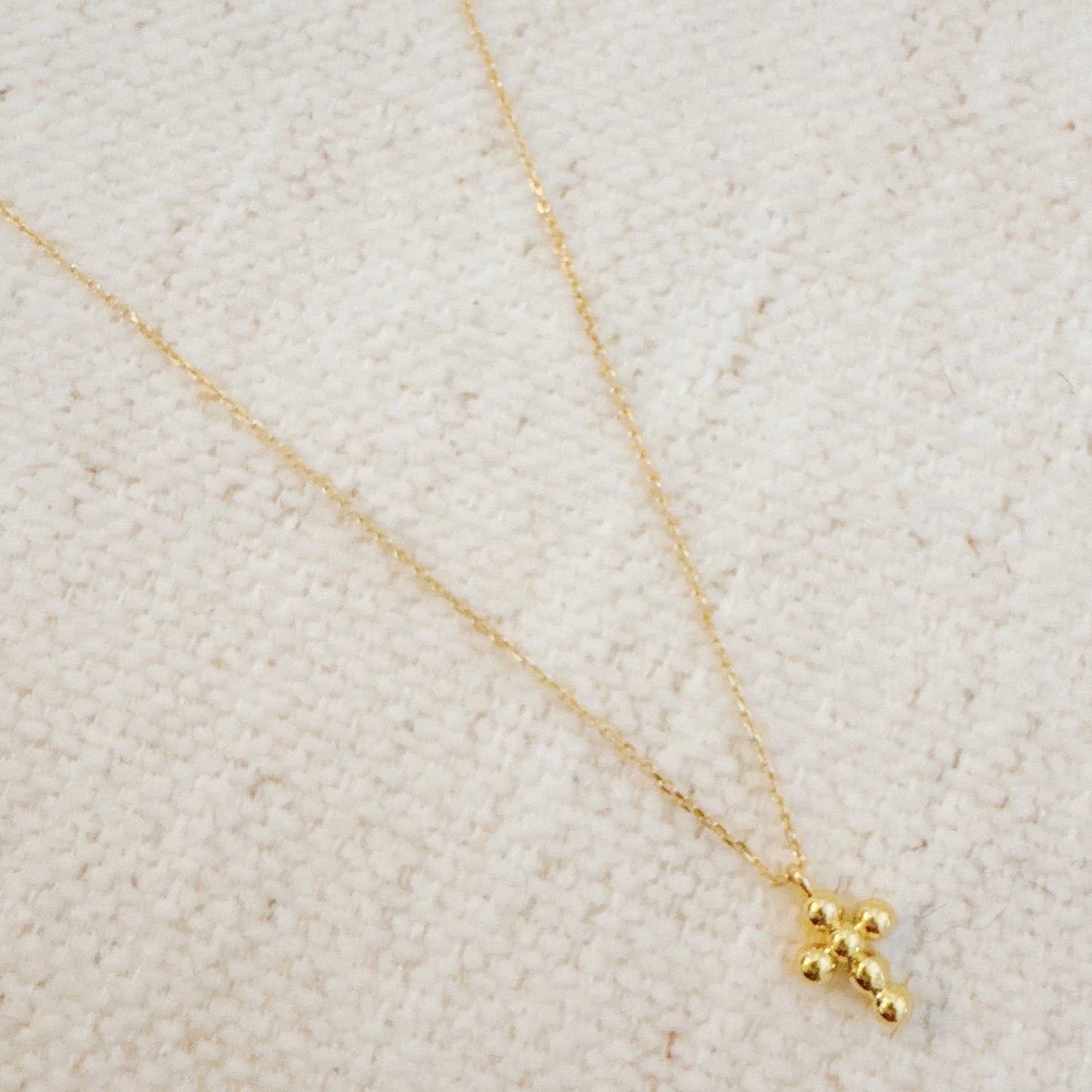Collar con colgante cruzado Mini Dot