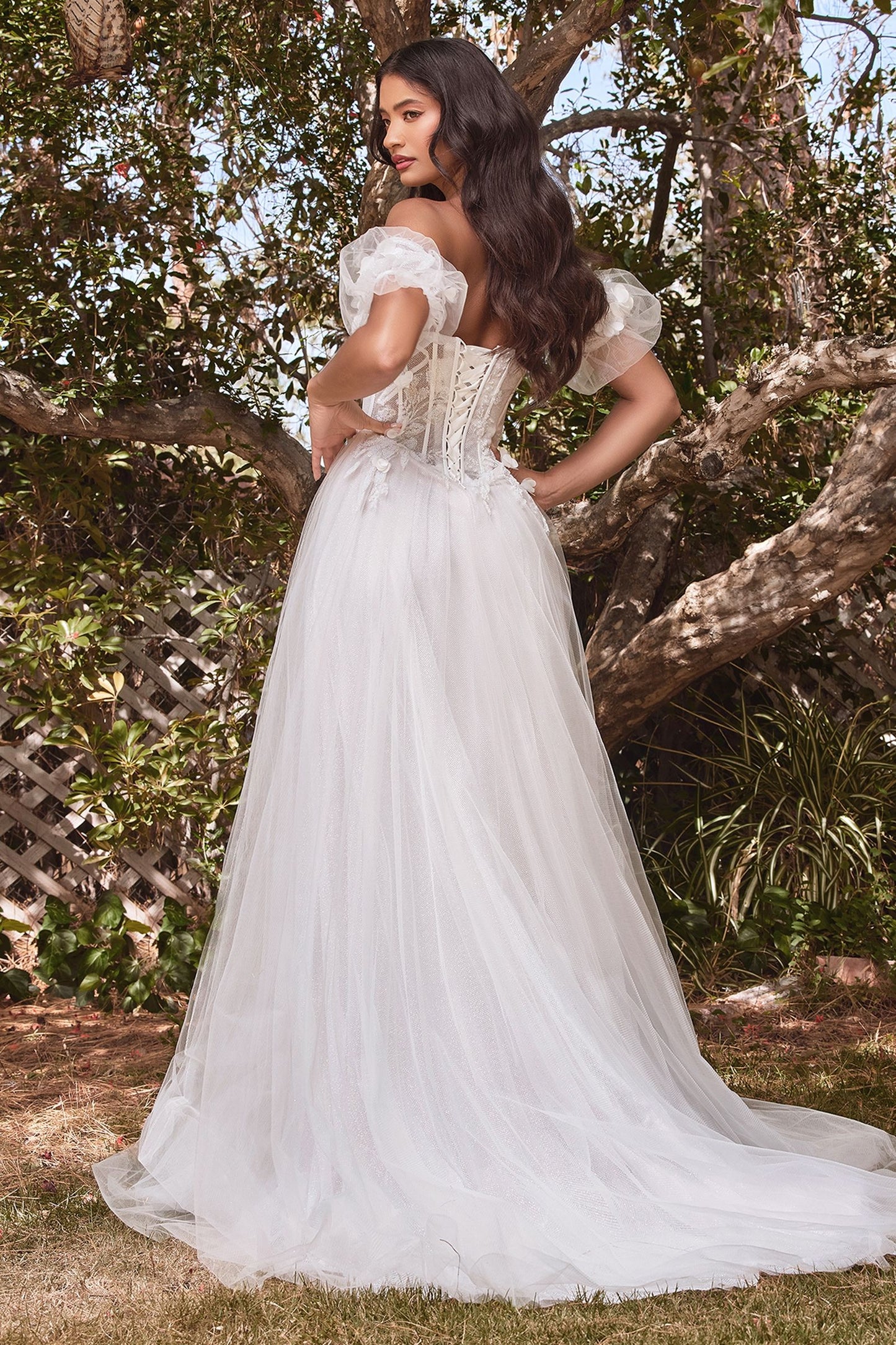 Vestido de novia de gala floral sin tirantes