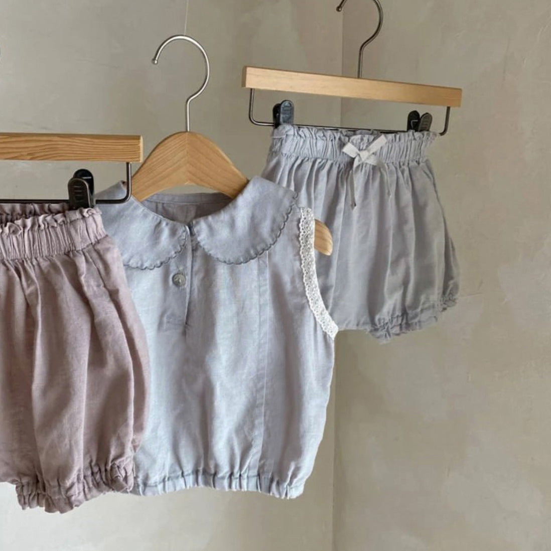 Summer Hot Selling Baby Kids Girls Sleeveless Peter Pan Collar Vest and Plain Shorts Clothing Set